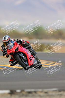 media/Sep-11-2022-SoCal Trackdays (Sun) [[81b7e951af]]/Turn 14 (1130am)/